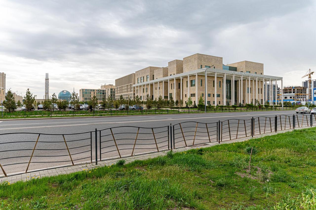 Шикарная Квартира На Против Сада Астана Екстер'єр фото
